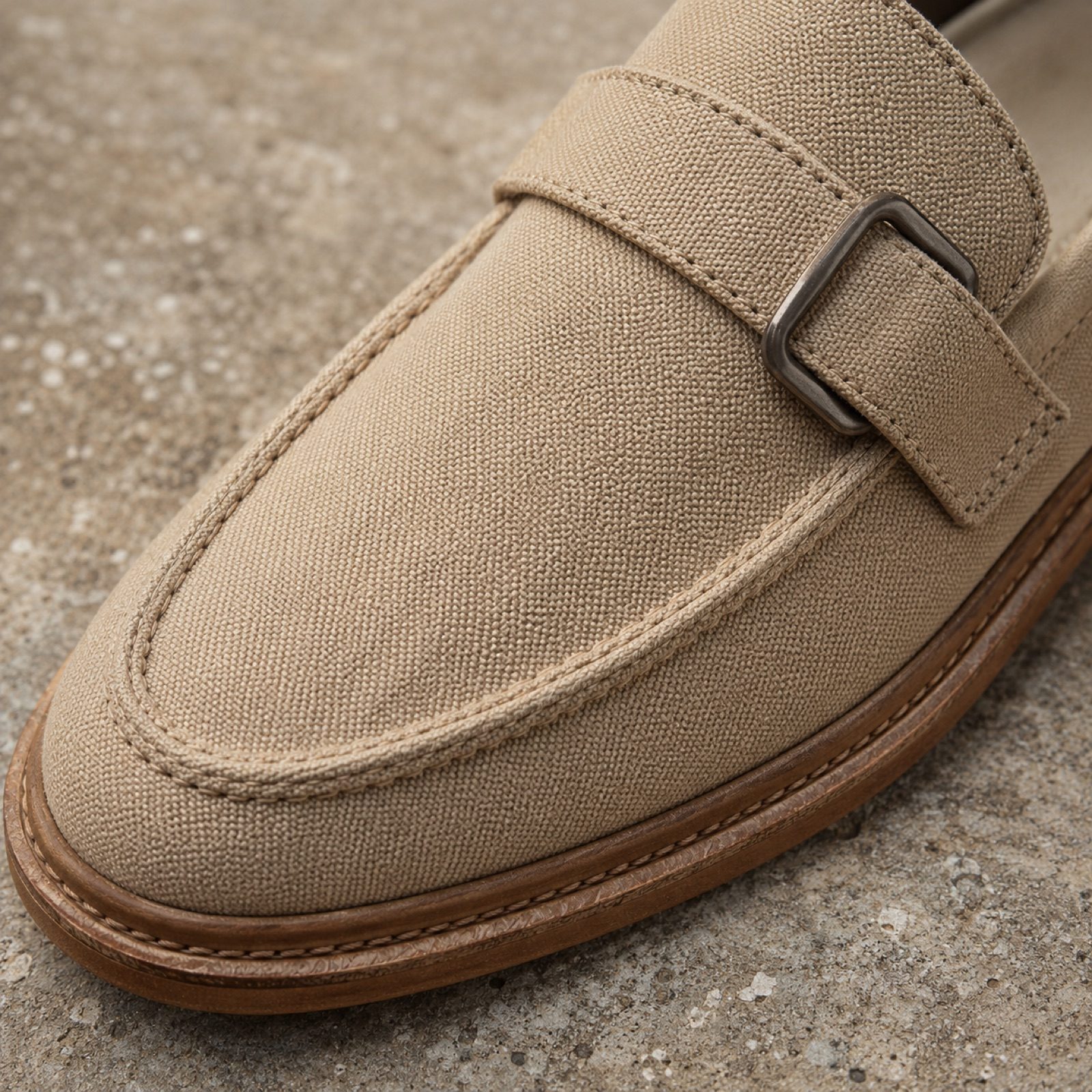 Marlo travel shoe horn — Shoe Care by WOODLAND. close detail of the fabric and finish.