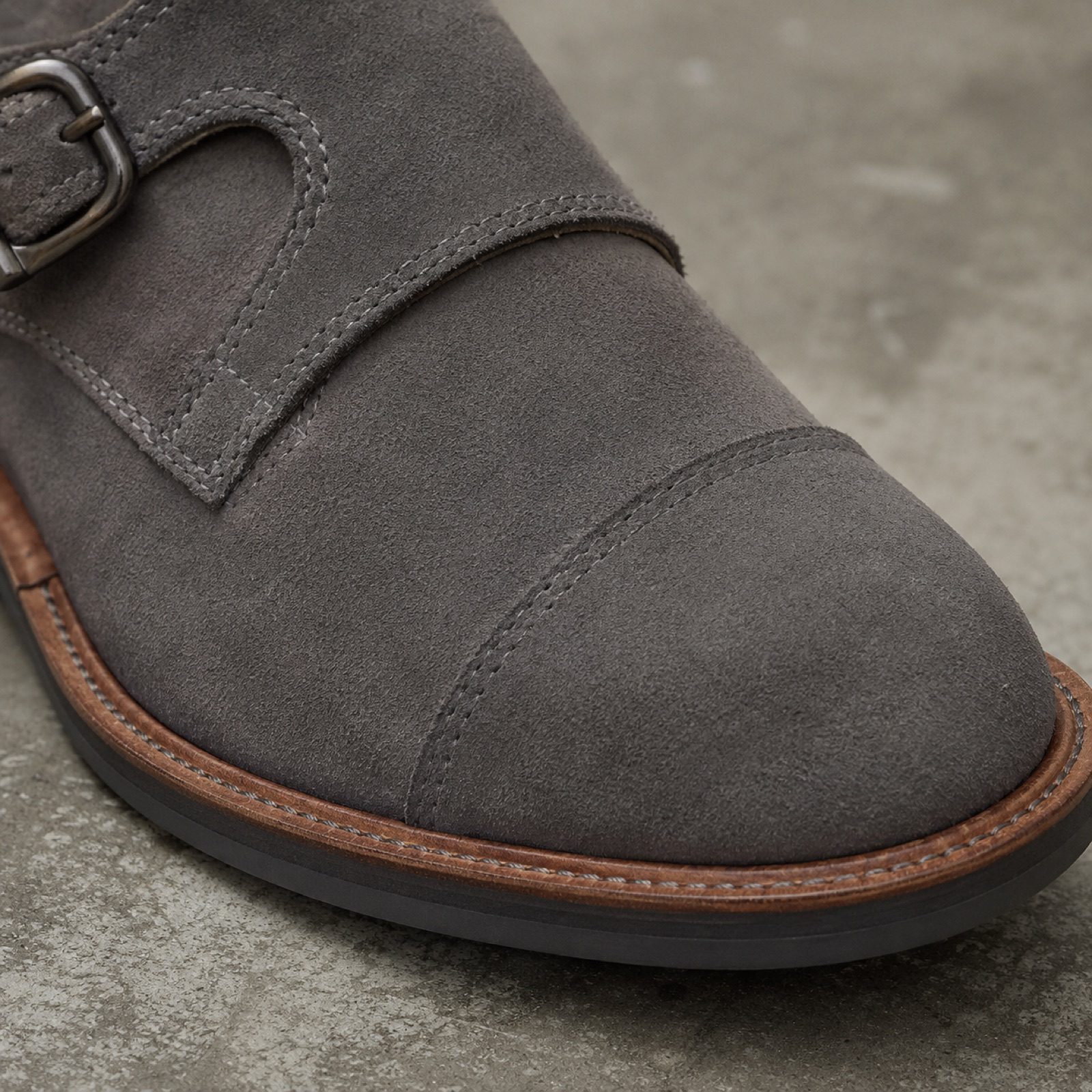 Rook lace and cloth care pack — Shoe Care by WOODLAND. close detail of the fabric and finish.
