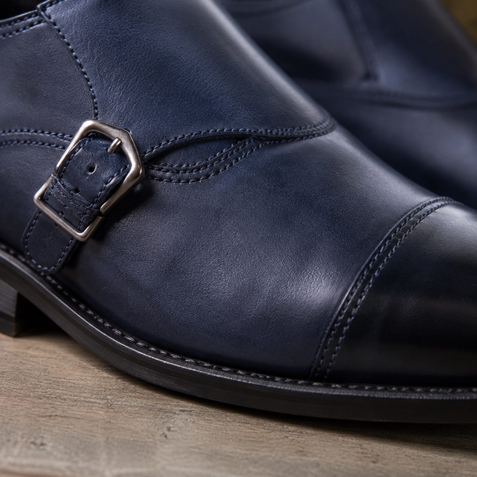 Aster lace and cloth care pack — Shoe Care by WOODLAND. close detail of the fabric and finish.